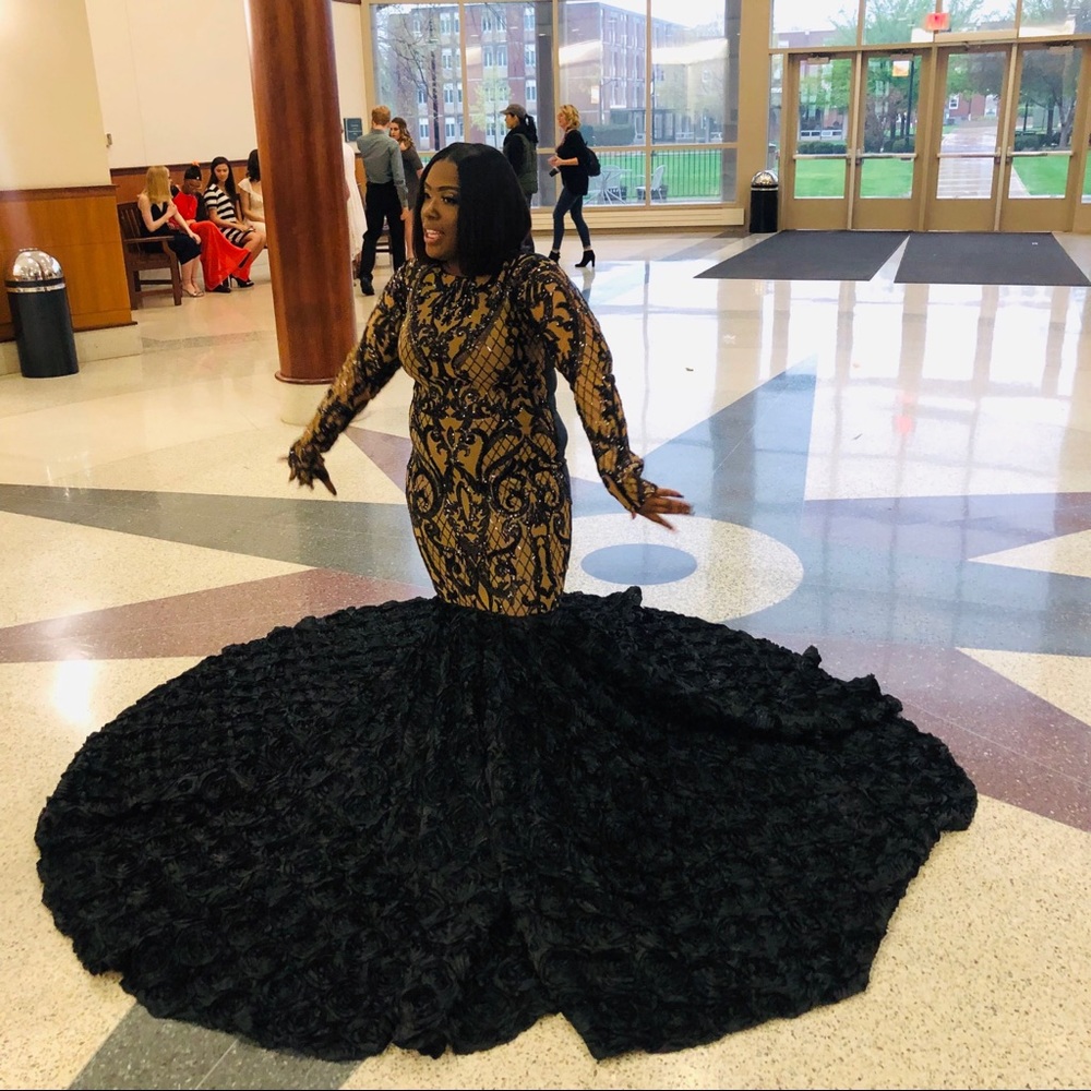 CUSTOMIZED PROM DRESS L/MED CAN BE ALTERED